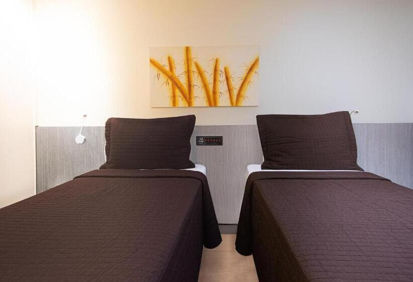 غرفة قياسية ثلاثية, Nacional Inn Rio Copacabana