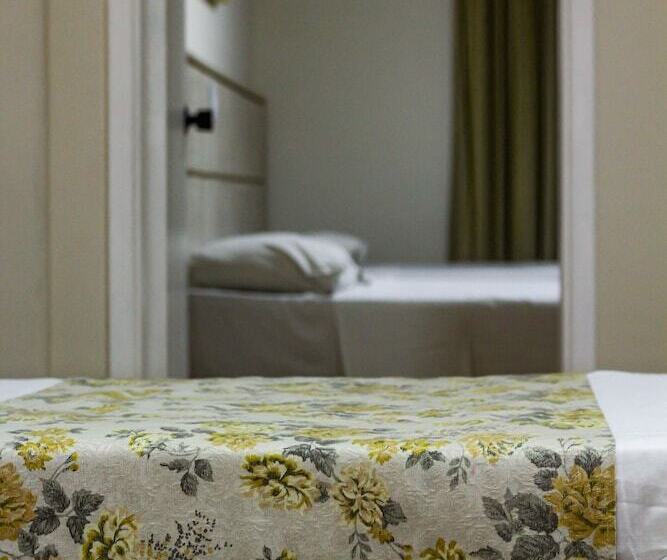 اتاق استاندارد چهار تخته, Euro Suite São Paulo By Nacional Inn   A 600 Metros Da Rua 25 De Março