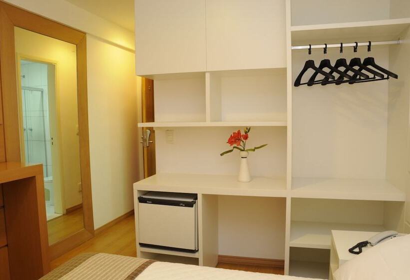 스탠다드 룸, Shelton