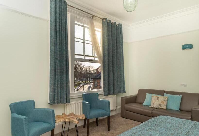 이그제큐티브 룸, The Angel