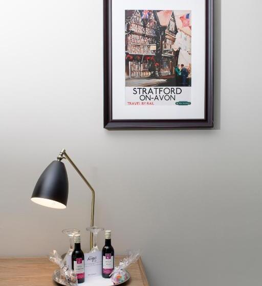 디럭스 룸, The Angel