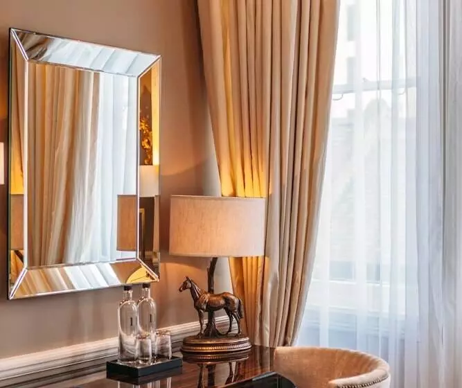 キングサイズベッドのデラックスルーム, 11 Cadogan Gardens And The Apartments By Iconic Luxury Hotels