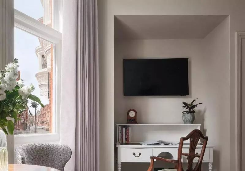 スタンダードルーム, 11 Cadogan Gardens And The Apartments By Iconic Luxury Hotels
