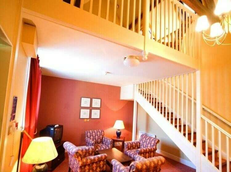 Люкс, Brownsover Hall