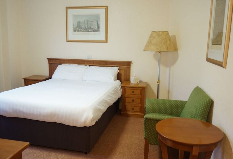 חדר סטנדרט, The Corner House