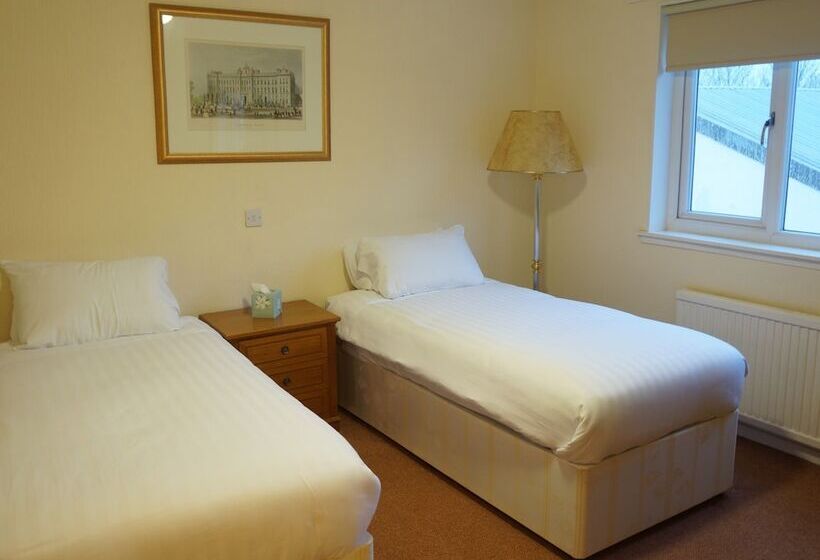 חדר סטנדרט, The Corner House