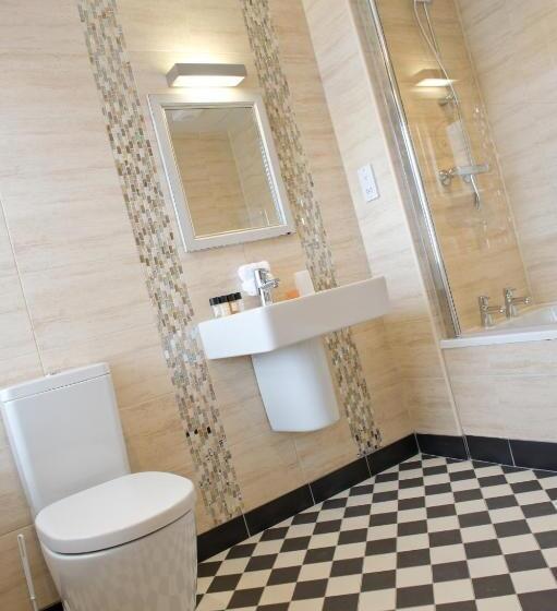 キングサイズベッドのスタンダードルーム, The County