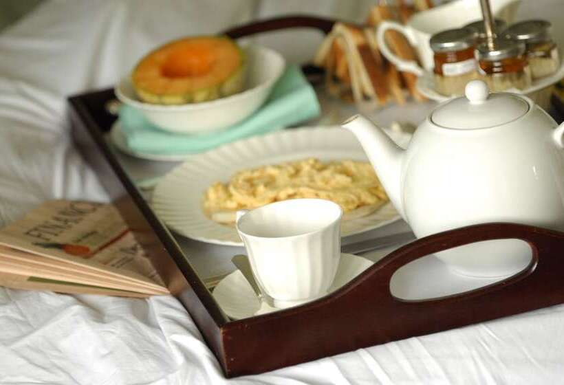 小型套房, French Horn