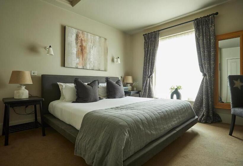 Номер Стандарт, The Grosvenor Arms