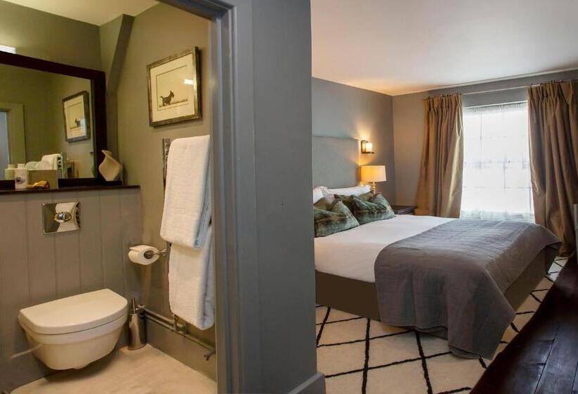 Номер Стандарт, The Grosvenor Arms