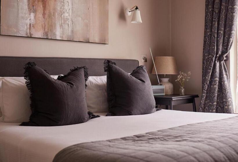 Номер Стандарт, The Grosvenor Arms