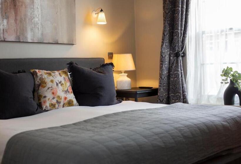 Номер Стандарт, The Grosvenor Arms