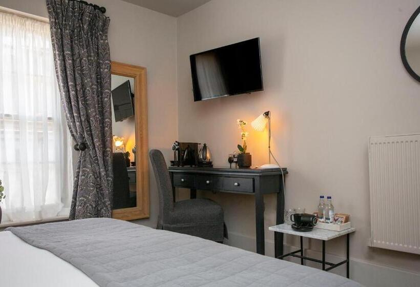 Номер Стандарт, The Grosvenor Arms