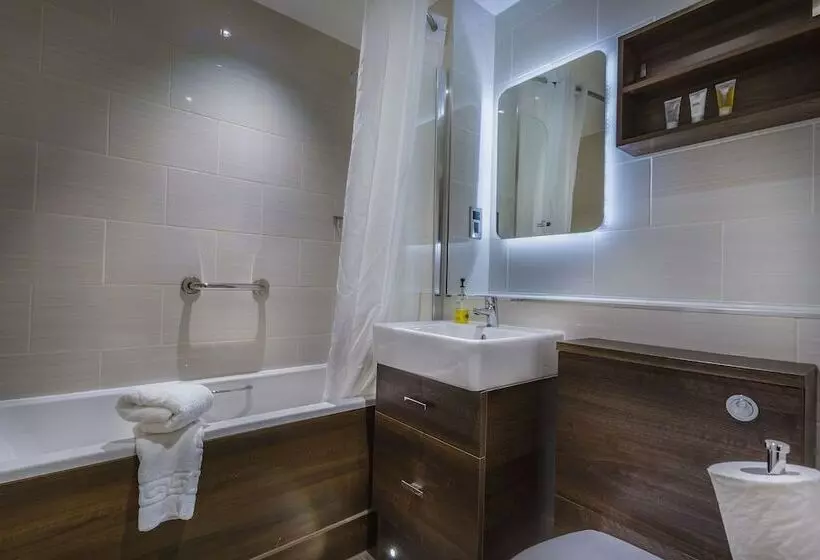 スーペリアファミリールーム, The Admiral Rodney Hotel, Horncastle, Lincolnshire