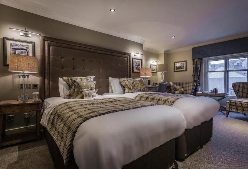 Quarto Deluxe, The Castle Hotel, Conwy, North Wales