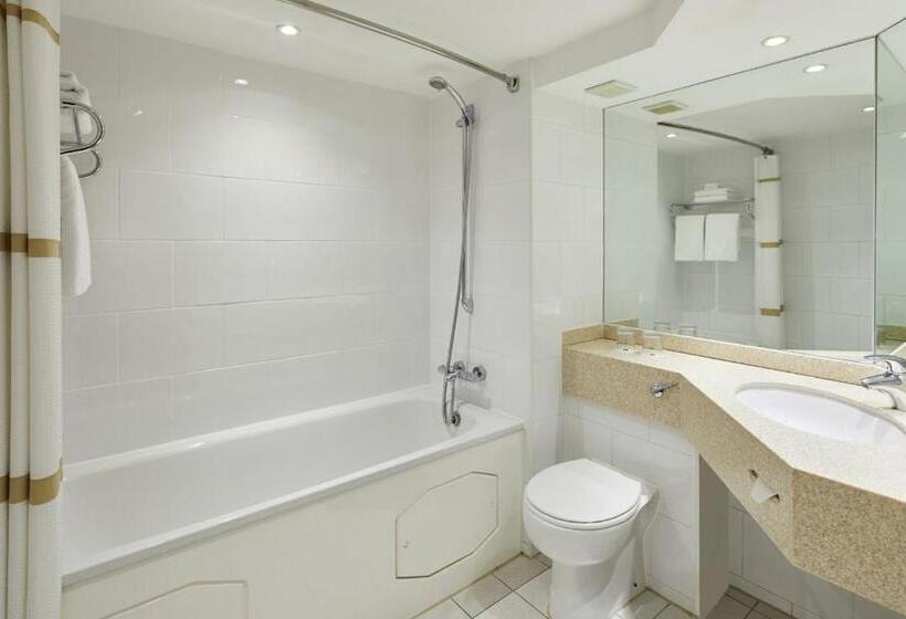 스탠다드 룸, The Aberdeen Dyce