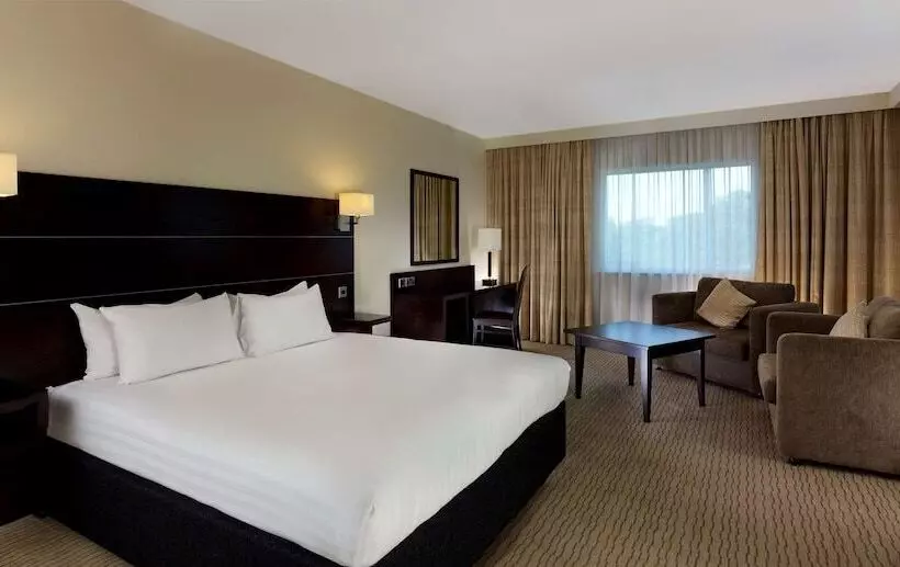 Deluxe Room, Doubletree By Hilton London Heathrow Airport