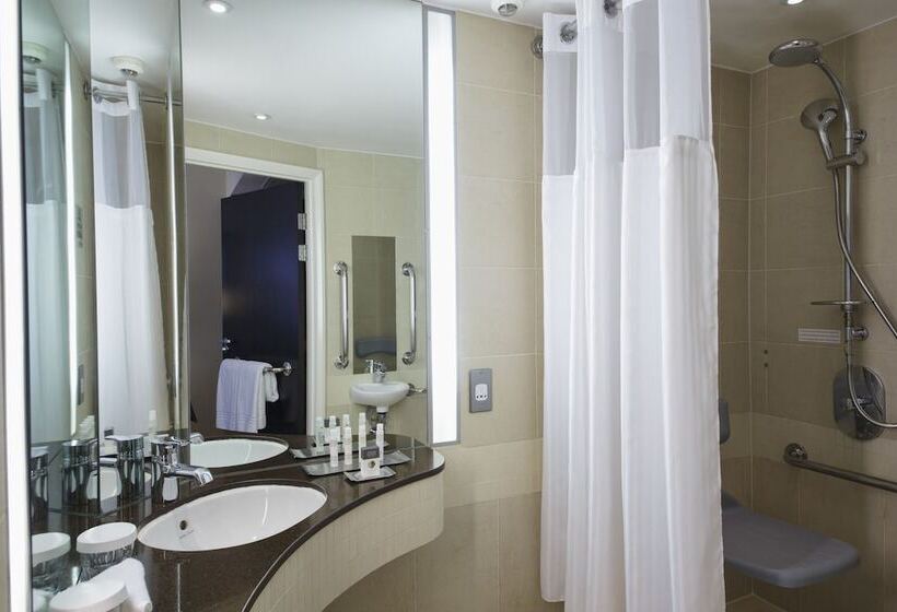 适合残疾人使用的标准间, Doubletree By Hilton London Heathrow Airport