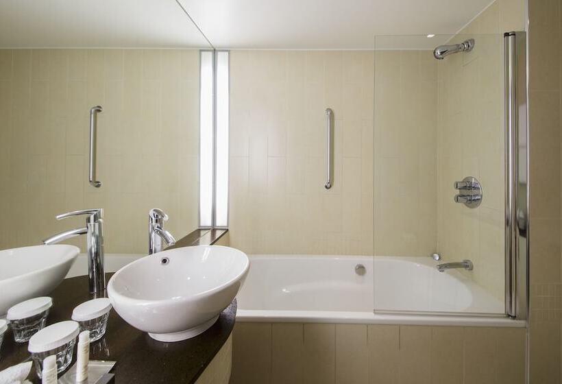 标准间, Doubletree By Hilton London Heathrow Airport