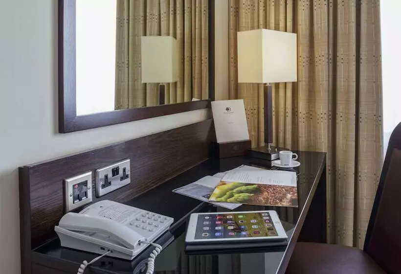 Standard Room, Doubletree By Hilton London Heathrow Airport