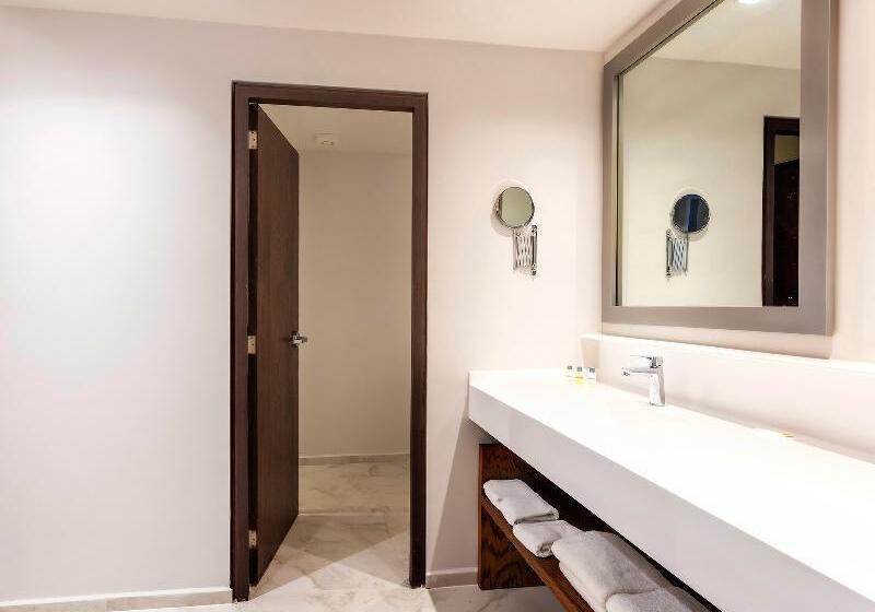 标准间, Doubletree By Hilton London Heathrow Airport