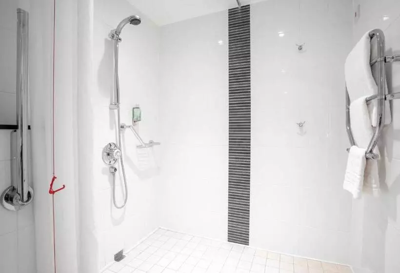 身障者適用スタンダードルーム, Holiday Inn   Glasgow   City Ctr Theatreland, An Ihg