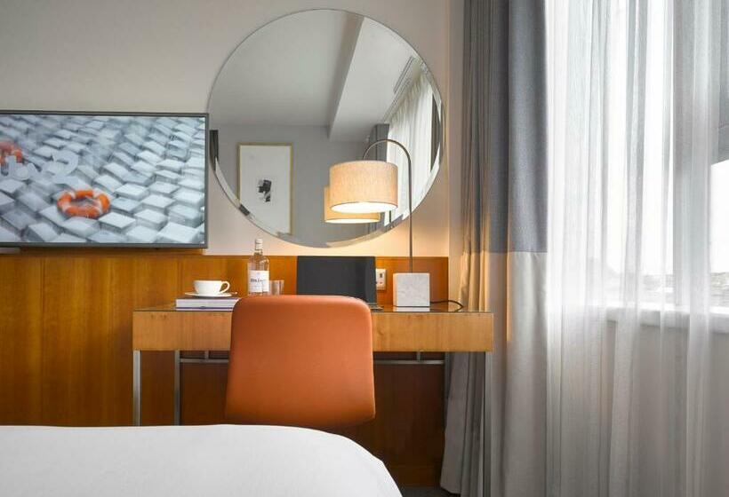 Номер Стандарт Вид на Сад, Miiro Templeton Garden