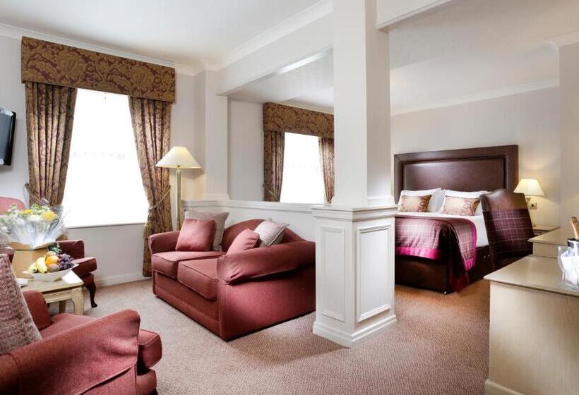 디럭스 주니어 스위트, Macdonald Kilhey Court