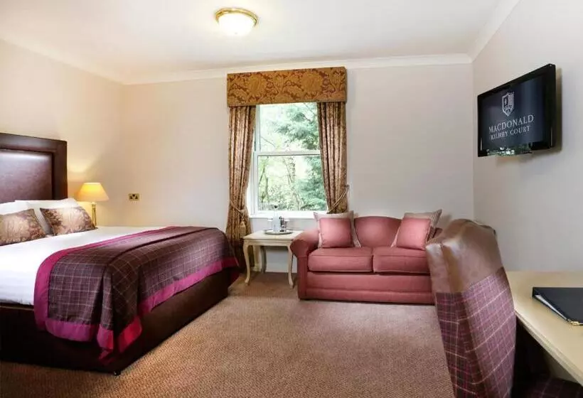 ファミリールーム, Macdonald Kilhey Court