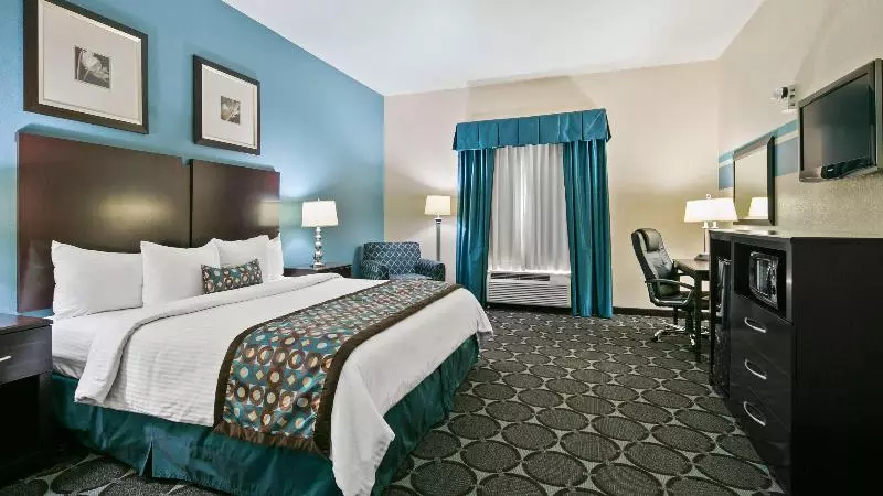 デラックスルーム, Macdonald Kilhey Court