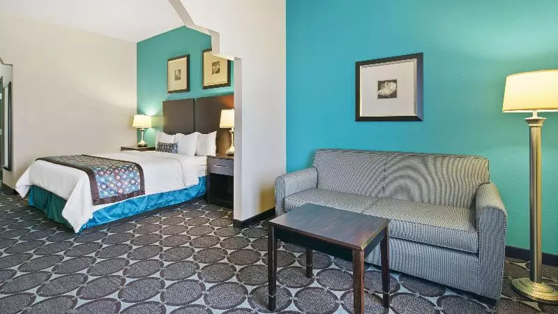 デラックスルーム, Macdonald Kilhey Court