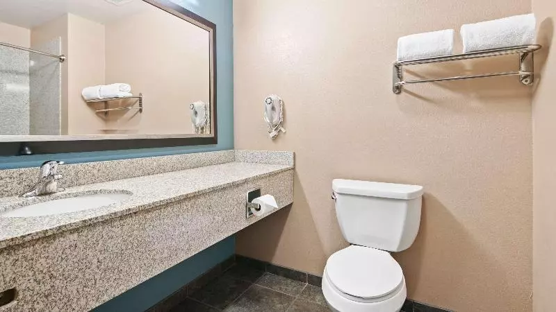 デラックスルーム, Macdonald Kilhey Court