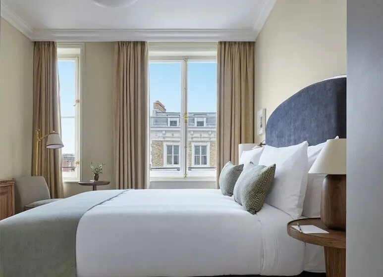 Classic Room, Miiro Templeton Garden