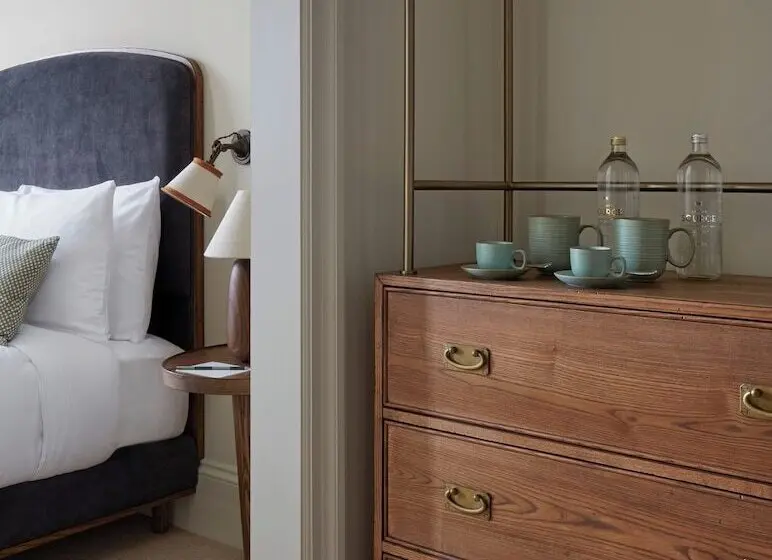 Classic Room, Miiro Templeton Garden