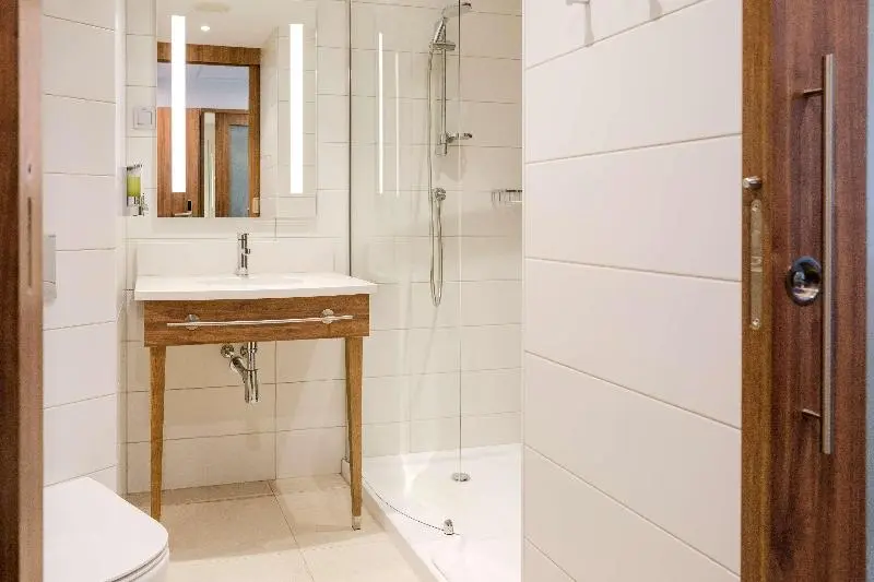 Standard Room, Miiro Templeton Garden