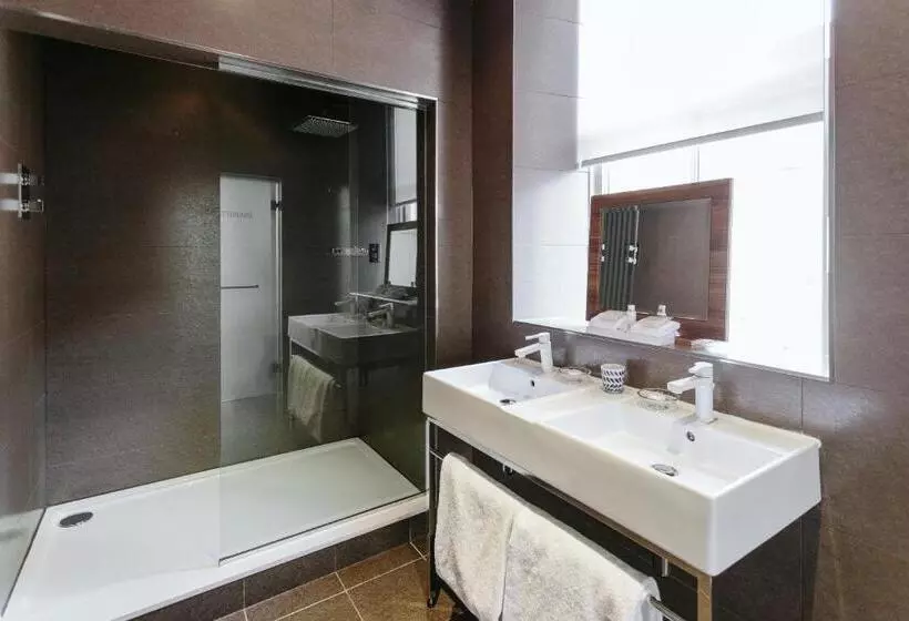 Junior Suite, Murrayfield