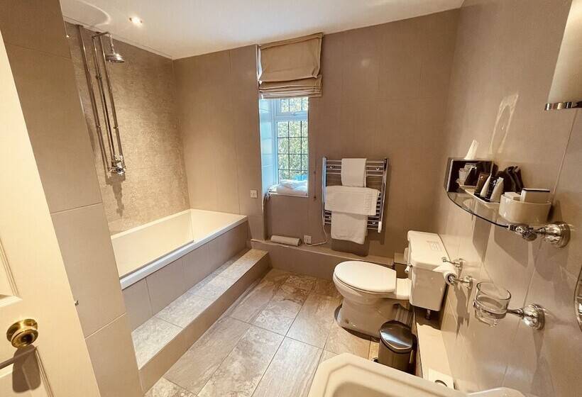 패밀리 룸, Nuthurst Grange Country House