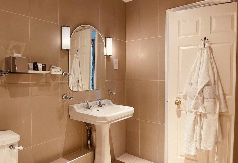 패밀리 룸, Nuthurst Grange Country House