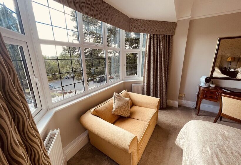 패밀리 룸, Nuthurst Grange Country House