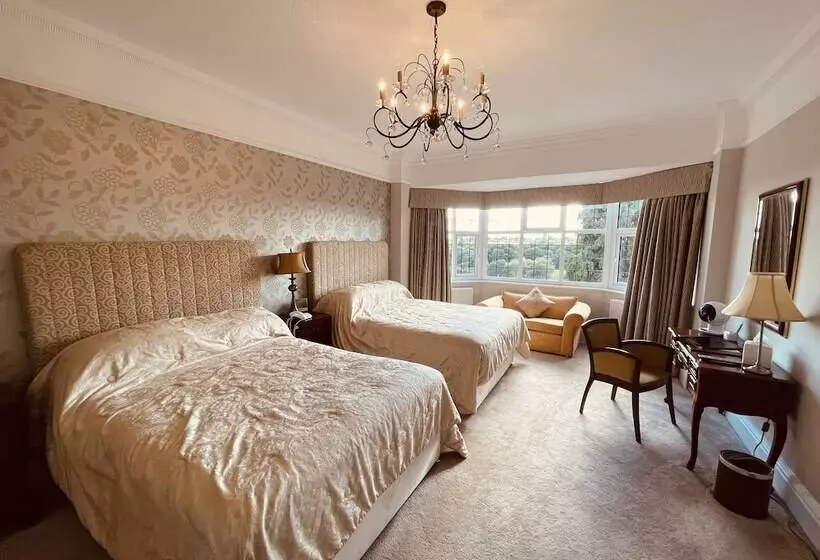 ファミリールーム, Nuthurst Grange Country House