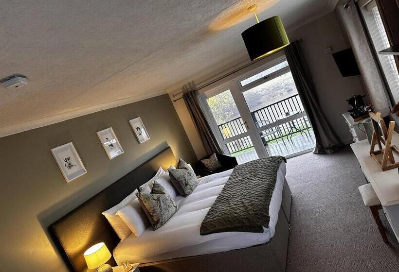 高级三人间, The Lenchford