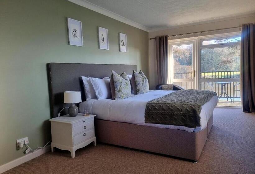 高级三人间, The Lenchford