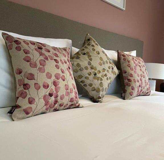 标准间, The Lenchford