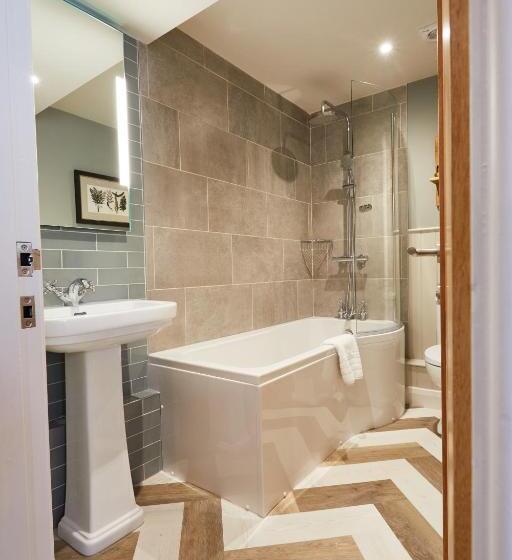 غرفة قياسية, The Millstone, Mellor