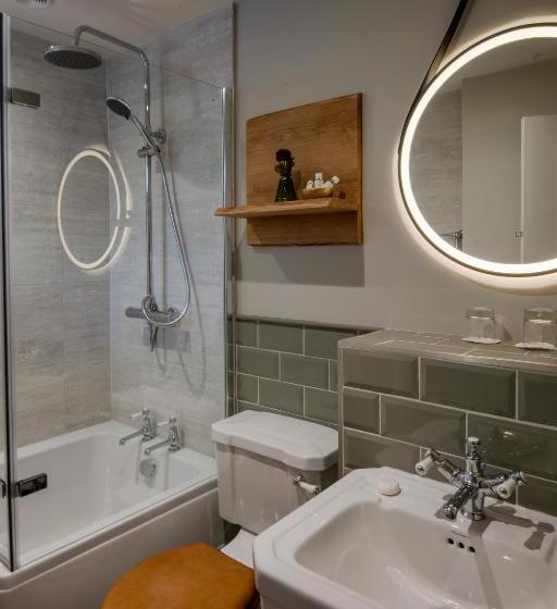 جناح رئاسى, The Millstone, Mellor