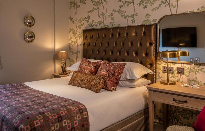 غرفة قياسية, The Millstone, Mellor