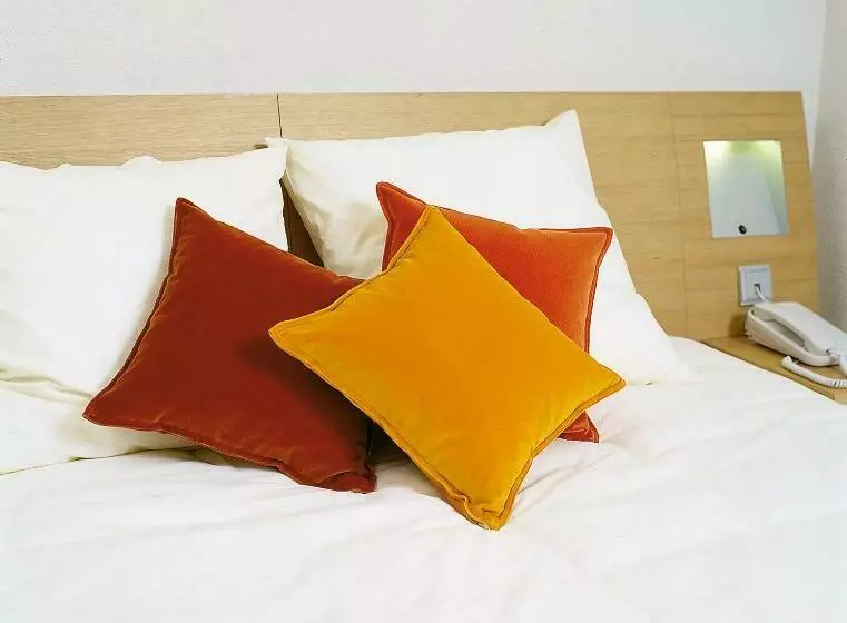 اتاق استاندارد, Novotel Manchester West