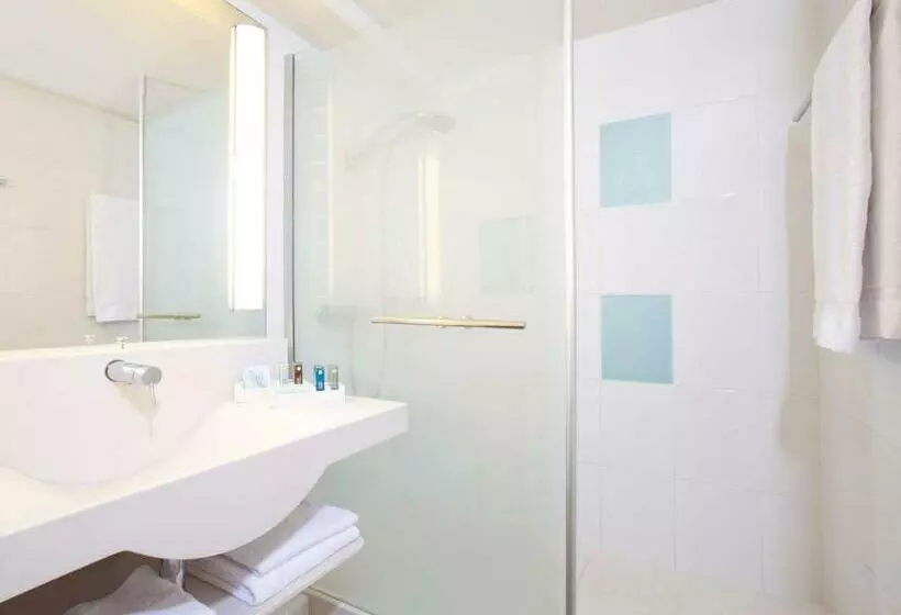 اتاق استاندارد با تخت دوبل, Novotel Manchester West