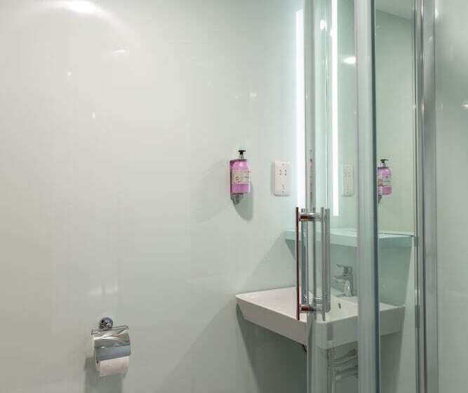 Номер Стандарт, Easyhotel Reading