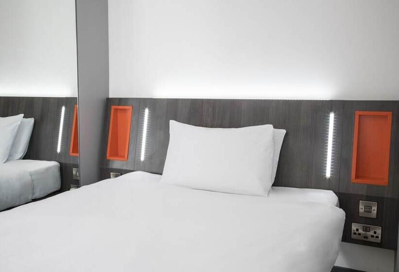 Номер Стандарт, Easyhotel Reading